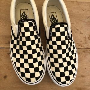 VANS women’s 8.5